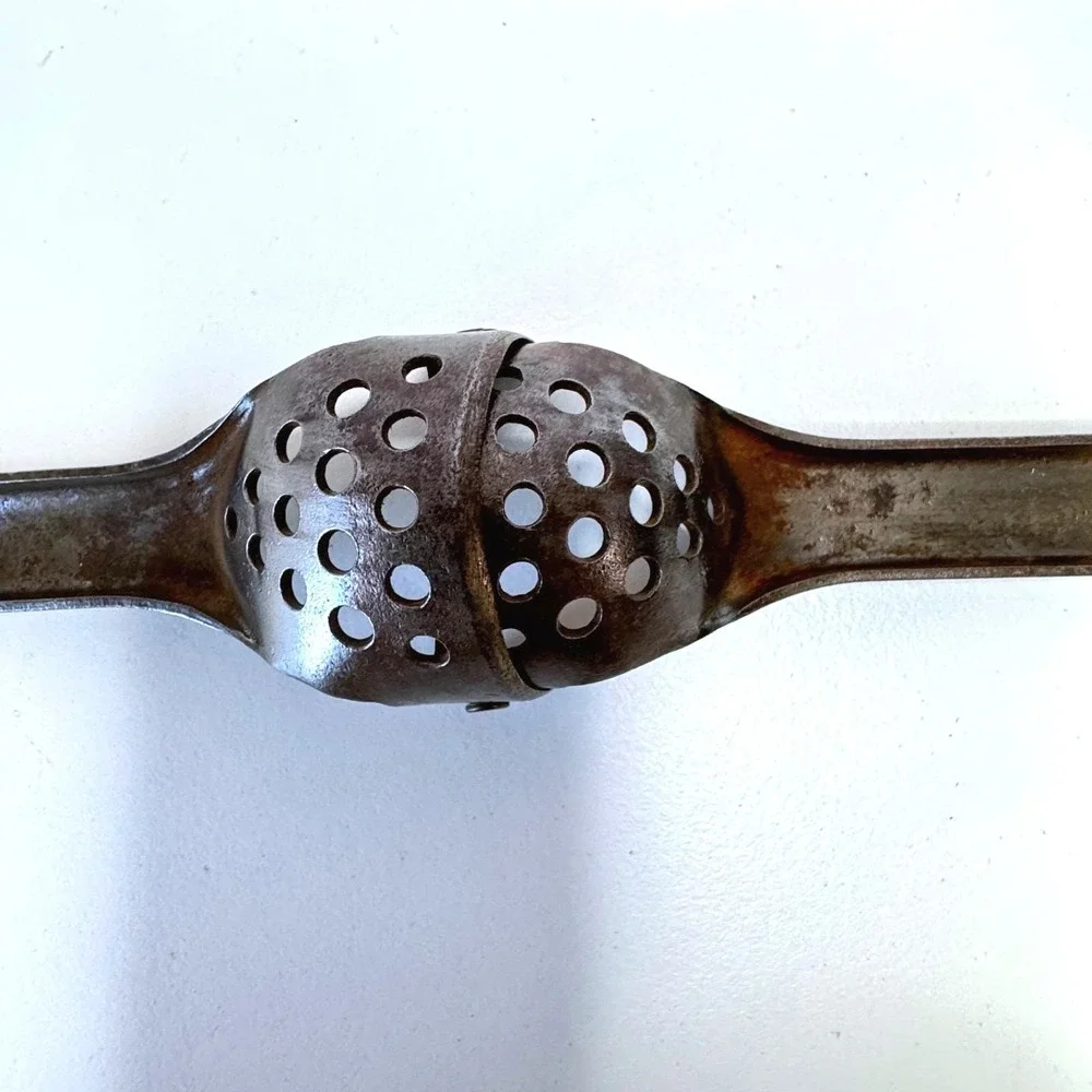 Vintage Antique Grapefruit Corer‎ Kitchen Tool Decor Metal Patina Rust